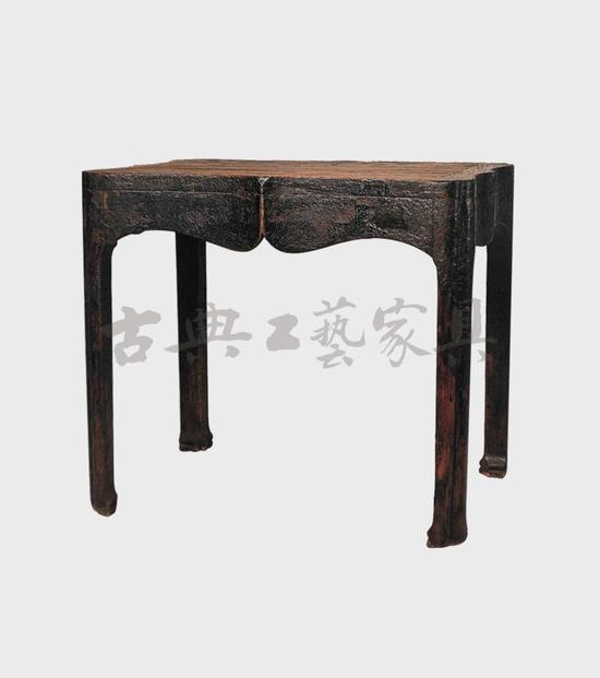 图2 花形桌
