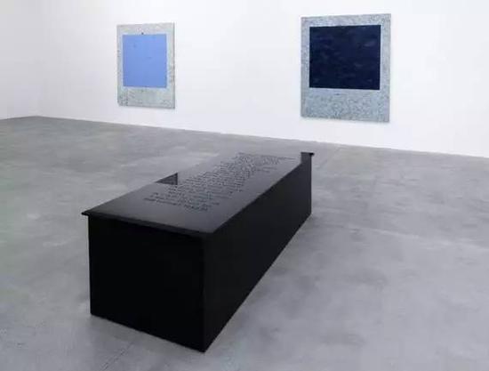詹妮·霍尔泽(Jenny Holzer)作品