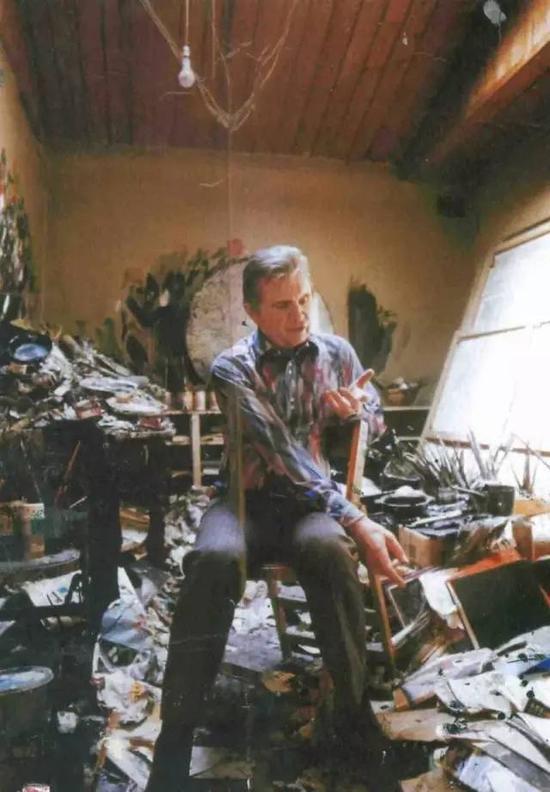 弗兰西斯·培根 Francis Bacon - 1974年培根在画室,by Michael Holz