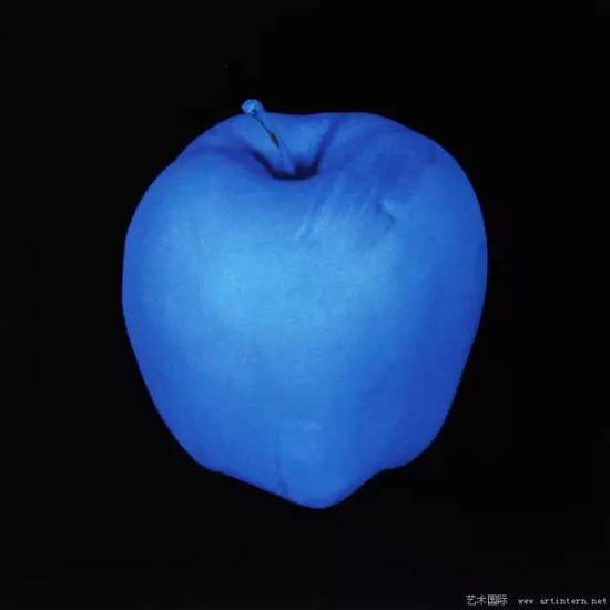 Millennium Piece(With Blue Apple),Iris print,1999
