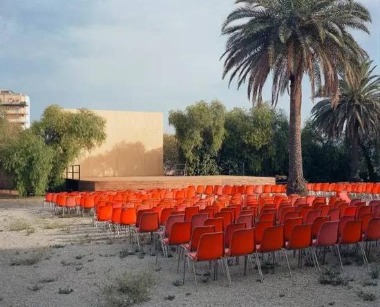 ▲ 维姆·文德斯《露天影院》,2007年,图片来源:Ost Licht。 Galerie für Fotografie,Vienna