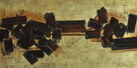 ▲ 程向君 漆书 木粉 天然漆 铝箔 100cm×200cm 2009年