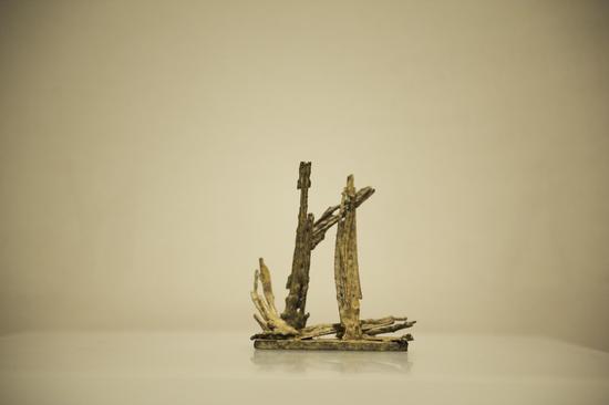 《舞台系列_4》2002 尺寸:15cm×14cm×7cm 材料:铸铜化学上色