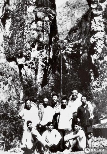 李可染在雁荡山写生 1956年