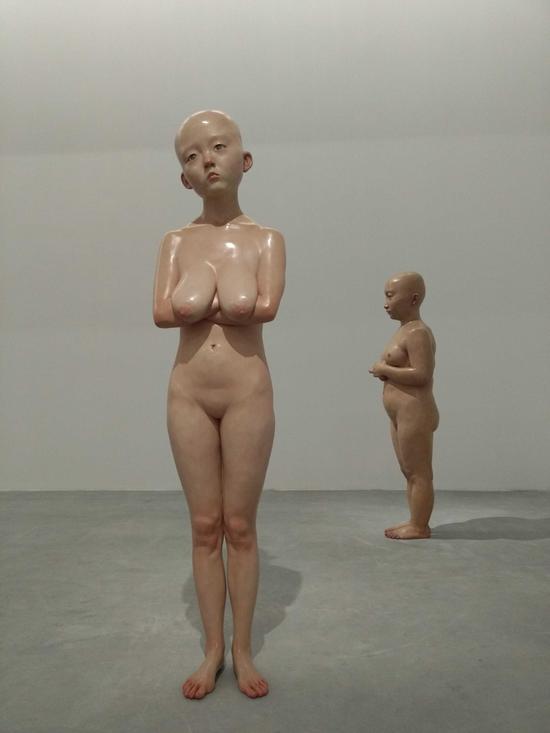 展览现场:“全裸”系列作品