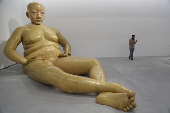 展览现场:“全裸”系列作品
