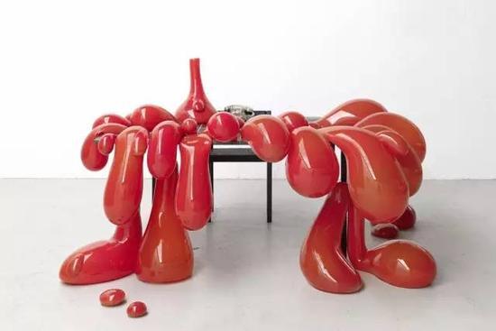 安西亚·汉密尔顿,《火山桌子》(Vulcano Table,2014) 图片:Aurelien Mole, courtesy Glass Fabrik