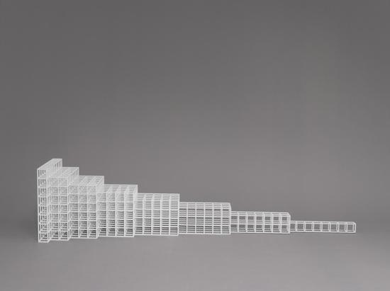 索尔·勒维特《横向发展6号》,1991年,© 2016 The LeWitt Estate / Artists Rights Society (ARS), New York