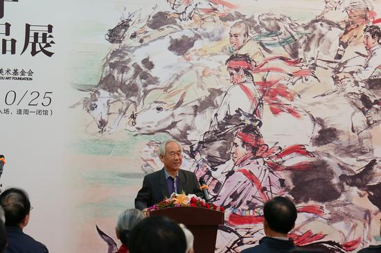作为炎黄艺术馆建馆见证人之一,陈书栋先生为大家讲述艺术馆创建过程