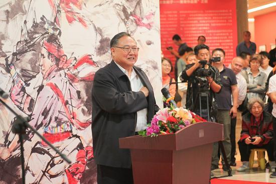 熊光楷将军高度评价黄胄先生心系社会的壮举,祝贺展览圆满成功
