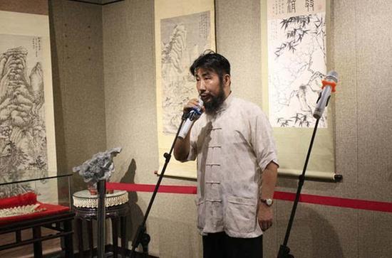 附图3、曹大铁儿子曹公度在纪念曹大铁诞辰百年书画作品展上致辞