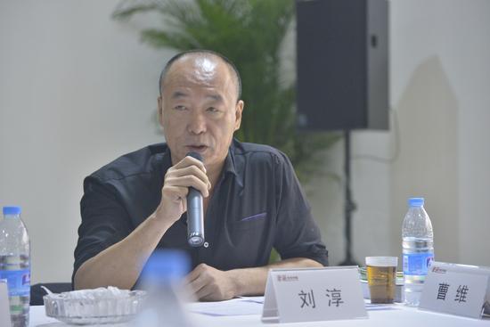 研讨会嘉宾刘淳(《黄河》杂志社社长)