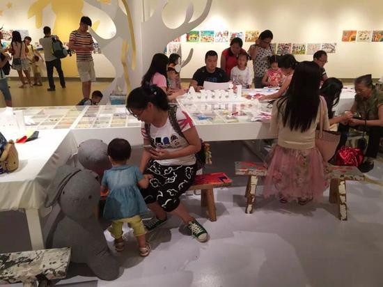 2016年6月关山月美术馆首展 服装设计体验