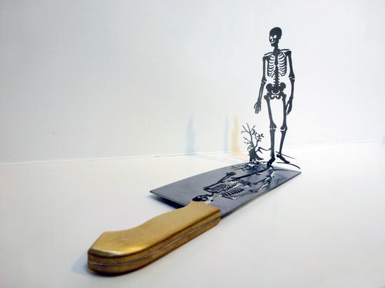 李洪波《荒芜》金属 ,35×9.8×1.7cm ,2014年