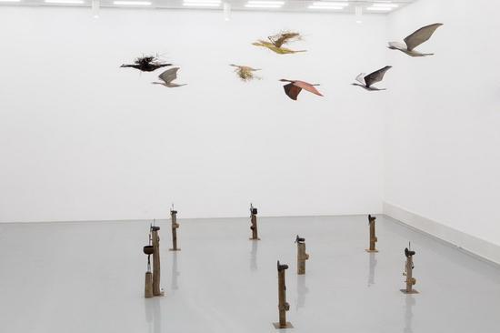 汉森Johannes Nielsen《Whispers From the Sky》木、竹;220×120cm×5;2015