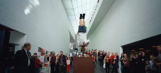 李暐《自由的讲台》照片;176×388cm;2008