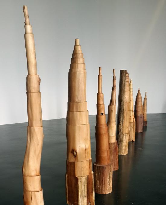 邵译农《如如之心》 松木、榆木;尺寸不等;2013