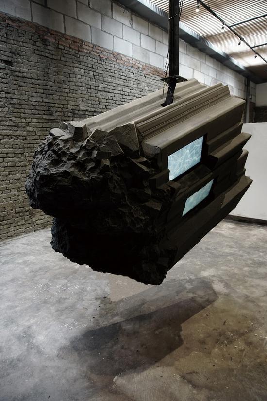 林欣《错误的秩序-废弃》电子影像装置;200×160×125cm;2014