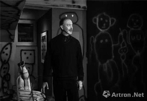 这种长法的大叔一看就知道肯定很有思想,很深刻。。。。。。