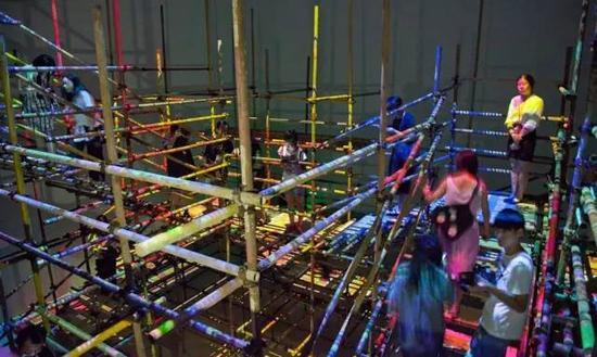吴珏辉,《比特宫-乌洛波洛斯》,展览现场