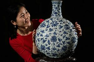 中国瓷器,俨然成为今秋纽约亚洲艺术周的一面旗帜。