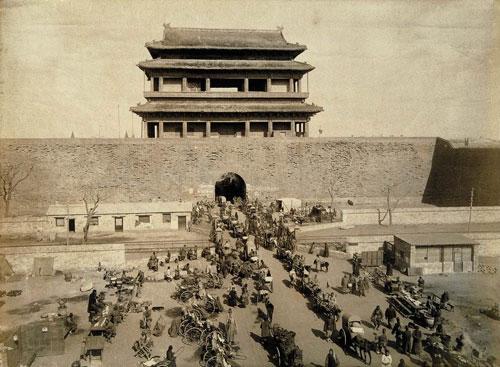 1900年崇文门城楼西侧面老照片