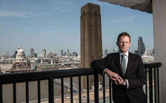 尼古拉斯·塞罗塔爵士(Nicholas Serota)