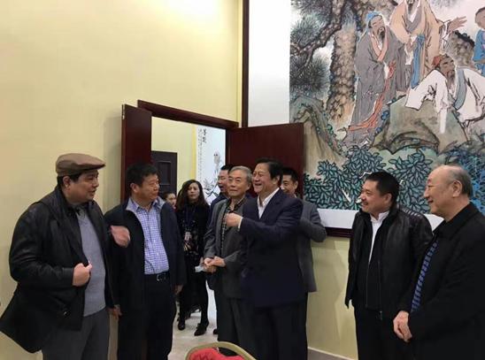 中华民间藏品鉴定委员会主任王立军老师接待现场嘉宾