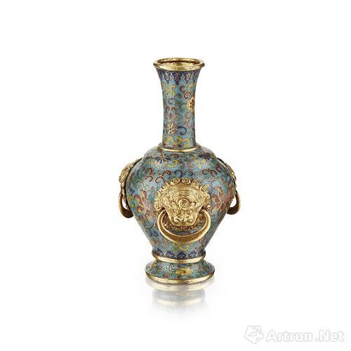清乾隆 掐丝珐琅铺首衔环瓶 高12cm 估价 20,000 - 30,000英镑