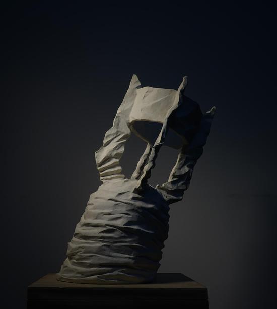 郭继锋 《尘封的记忆》 50×30×20cm 树脂 2015年
