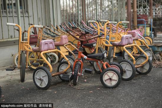 图为富冈町的一所幼儿园。