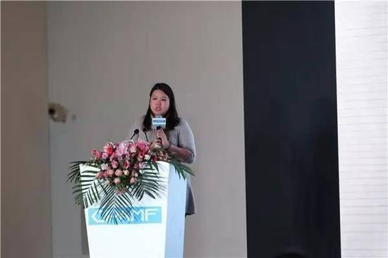 余德耀美术馆副总监Justine Alexandria发言