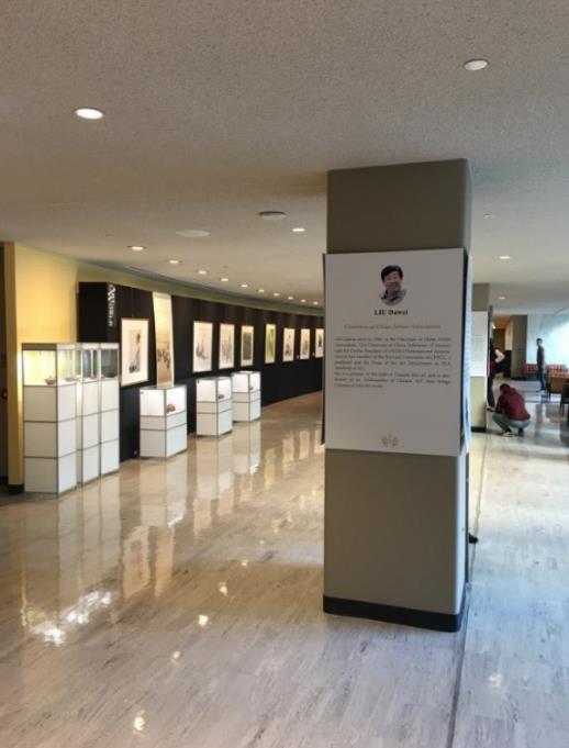 刘大为展出作品(侨报记者管黎明摄