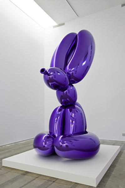 《气球兔子》,杰夫·昆斯,镜面抛光不锈钢、透明彩色喷漆,2005-2010年。图片来源于艺术家官网