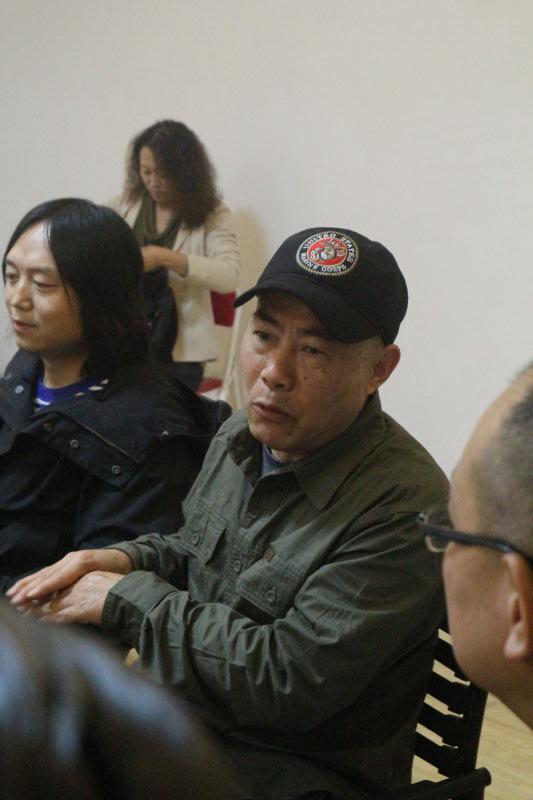 徐旭先生在研讨会担任学术主持发言