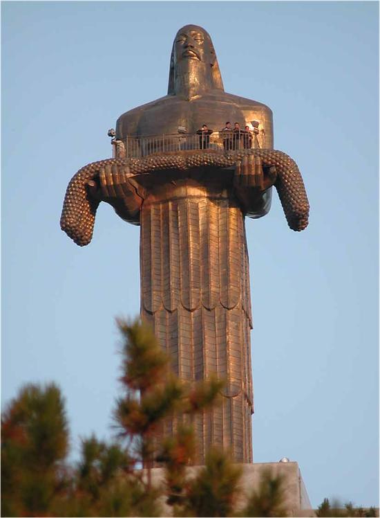 钱绍武《长治炎帝像》 铜 高390cm 1988年