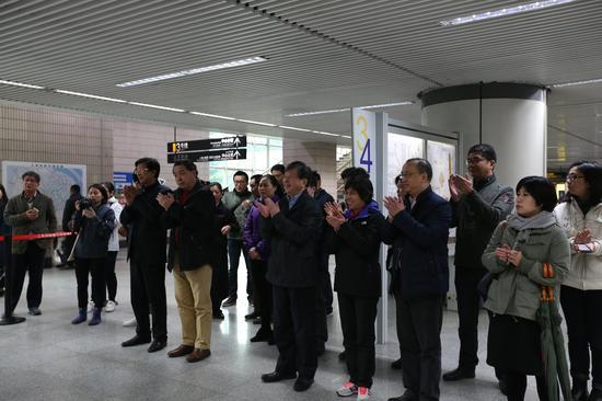 发行仪式现场