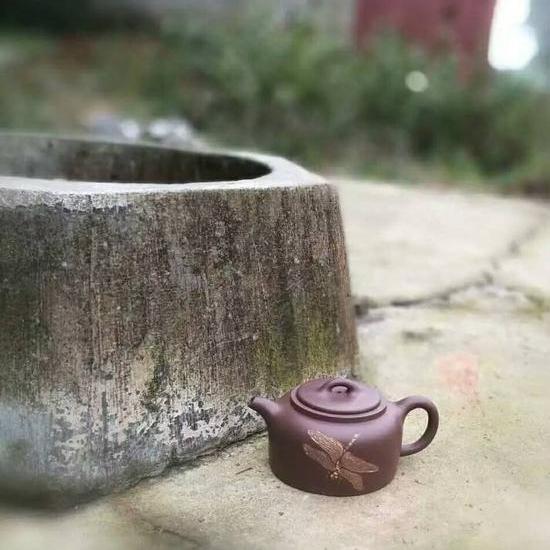 《井栏壶》紫泥
