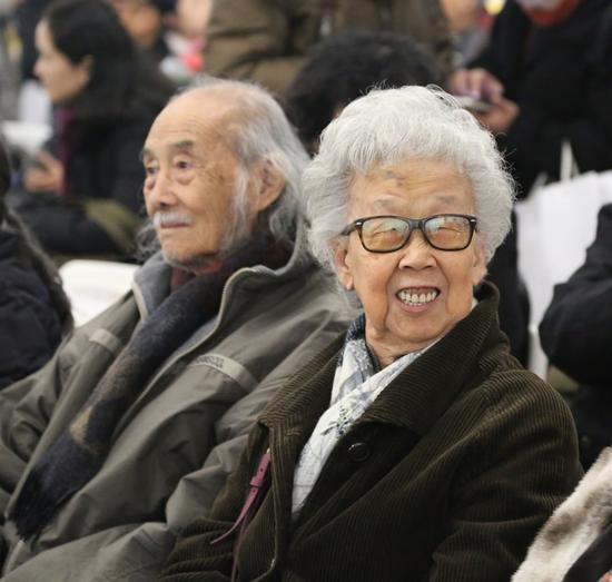 赵瑞英(中央美术学院教授、著名雕塑家)