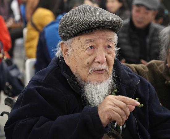 侯一民(中央美术学院教授、著名油画家、壁画家、人民币的设计者)