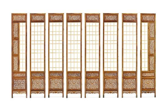 Lot 298 明末清初 黄花梨五抹八扇隔屏 290×54cm×8 估价:1,500,000 - 2,600,000 RMB