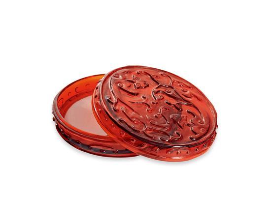 Lot 443 清中期 宝石红料螭龙纹香盒 径8cm 估价:150,000 - 200,000 RMB