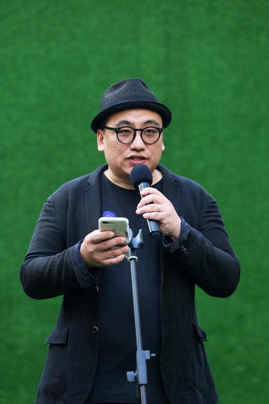 总策展人李振华