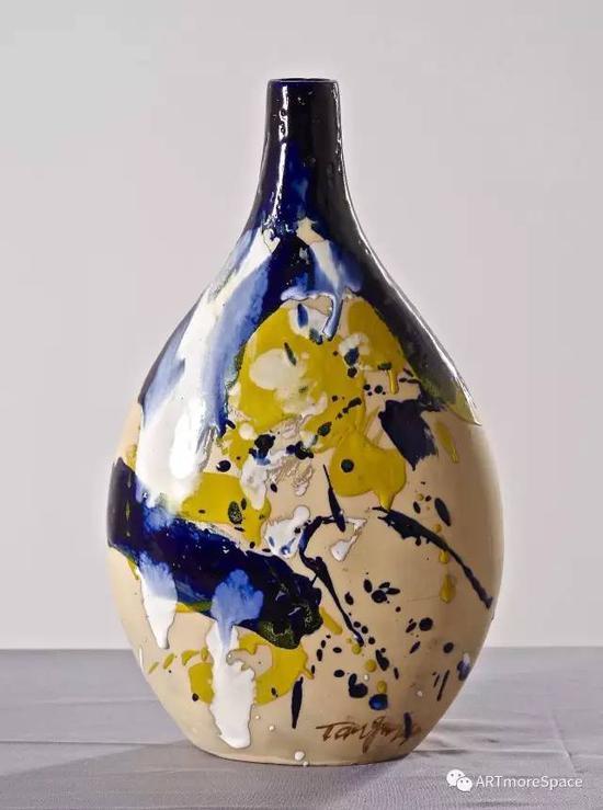 唐承华《云彩系列(一)》陶瓷 23.8*12.5*40cm