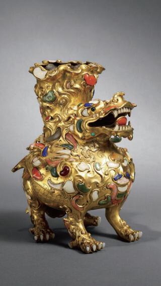 清乾隆 铜鎏金嵌百宝瑞兽香熏