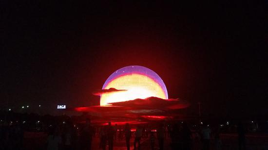 吕品昌作品《鄱阳日出》(夜晚效果)