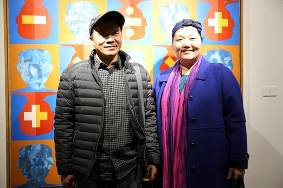 艺术家陈劼与上海雅缘文化集团陈励女士合影