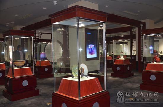 中国钧瓷精品创作中心精品创作展现场