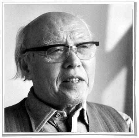 现代书画家、美育教育家 李苦禅(1899年- 1983年)曾任杭州艺专教授,中央美术学院教授,中国美术家协会理事,中国画研究院院务委员