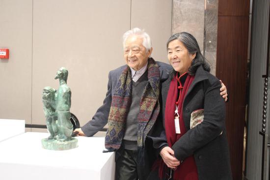左起:盛杨、何鄂